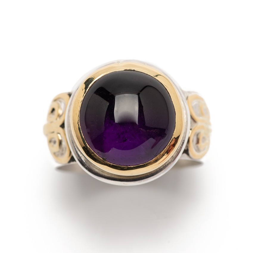 BN Bold Chunky Ring - Deep Purple and Gold, Women's Fashion, Jewelry &  Organisers, Precious Stones on Carousell
