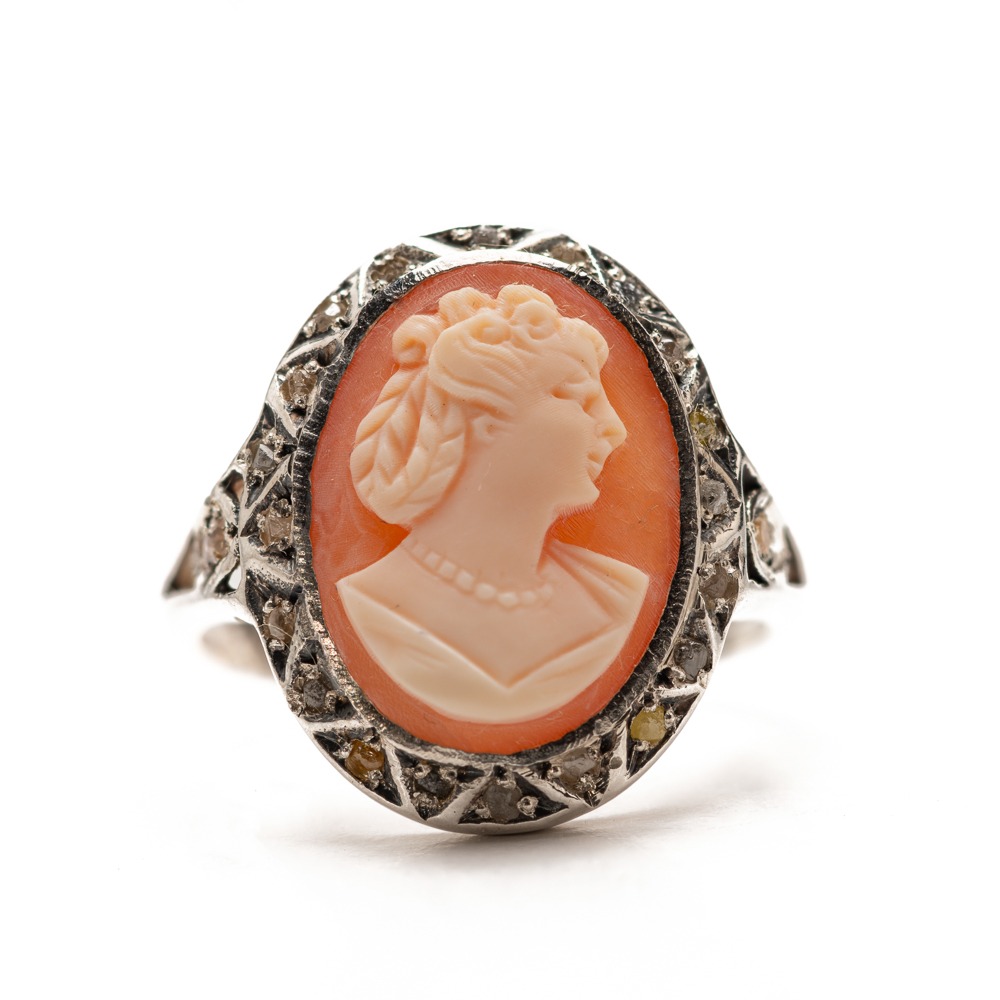 Cameo Ring - Lady and the Diamonds